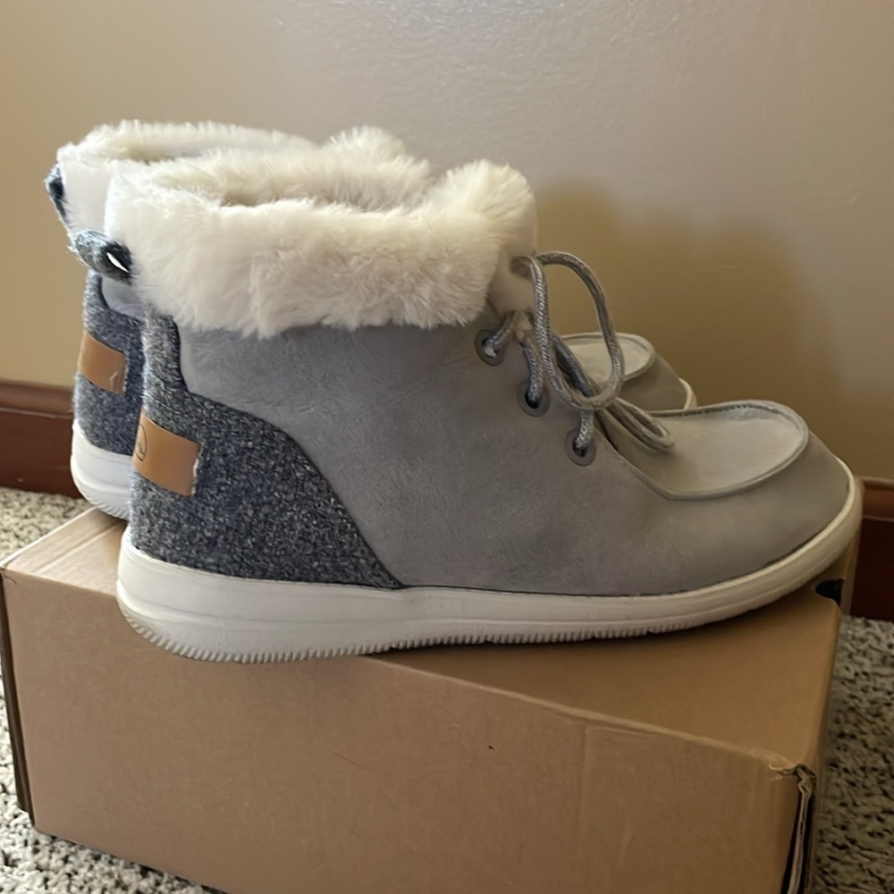 Falls Creek Suede High Top Loafers - Picture 4 of 6
